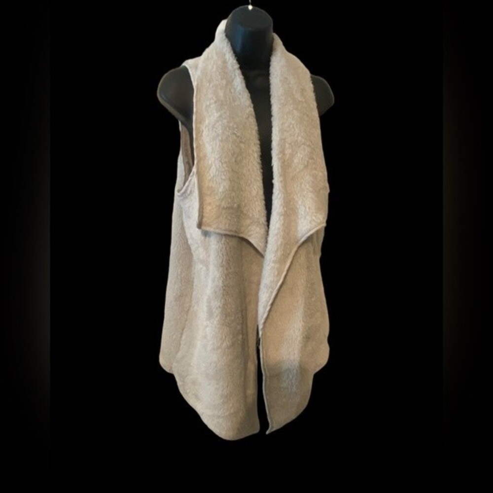 NWT Sherpa sleeveless waterfall vest ice grey, bohemian, boho sweater vest Small
